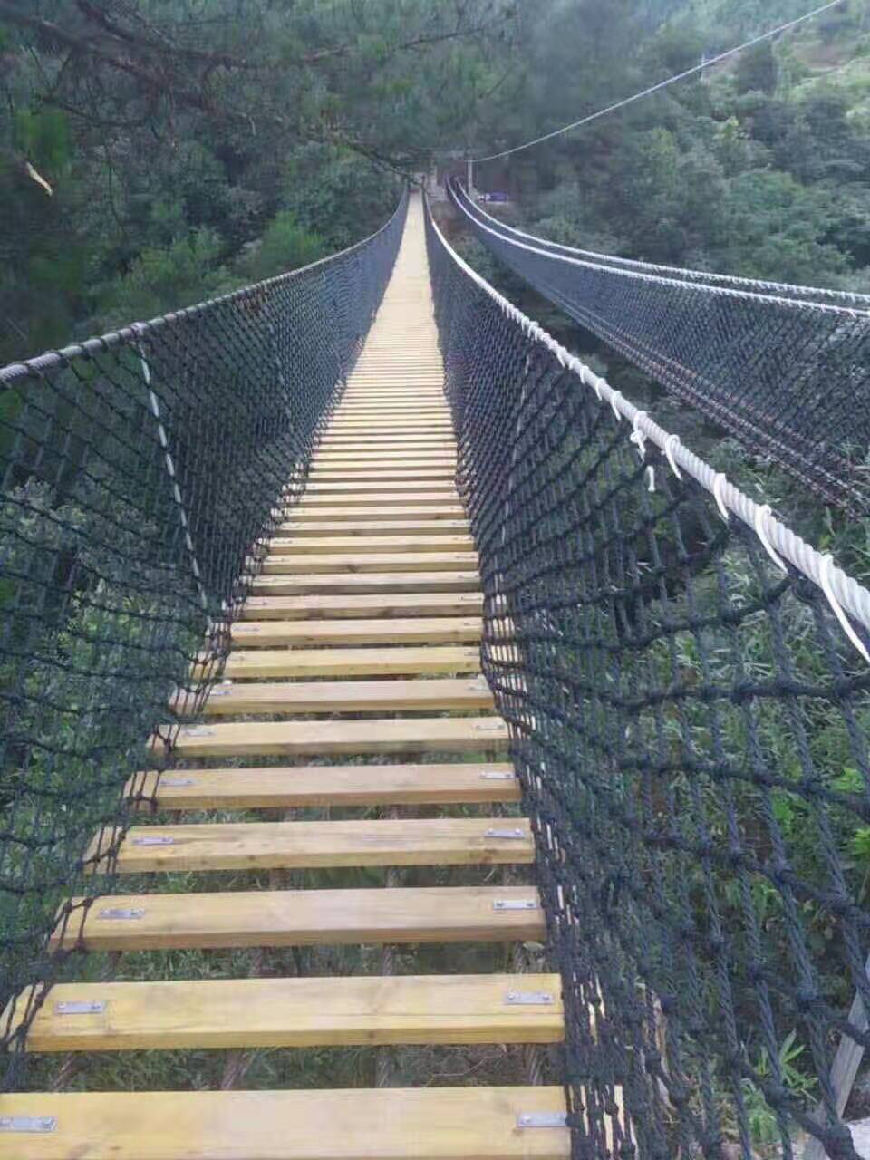 木质吊桥