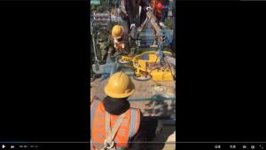 玻璃吊桥施工现场 